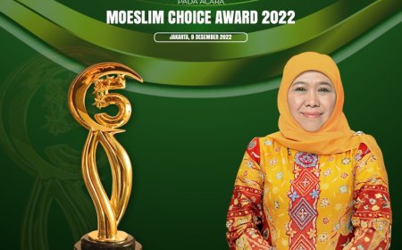 Khofifah Terima Penghargaan Moeslim Choice Award 2022