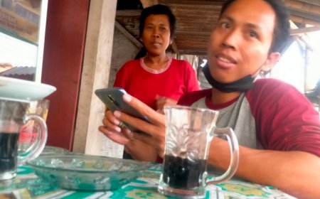 Ngopi Sore Di Warung Bu Titik Kalisat Jember
