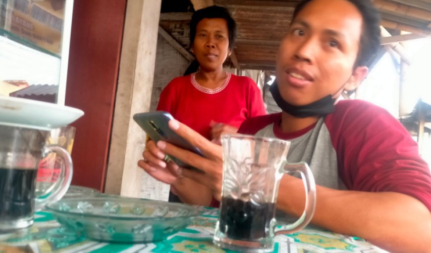 Ngopi Sore Di Warung Bu Titik Kalisat Jember