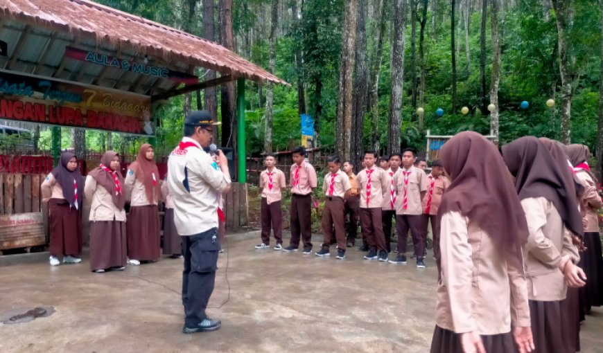Pramuka dan Outbound Menyenangkan Ala SMK Islam di Kabupaten Jember