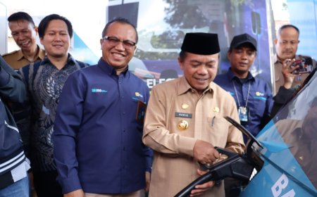 Gubernur Jambi Dorong Percepatan Mobil Listrik
