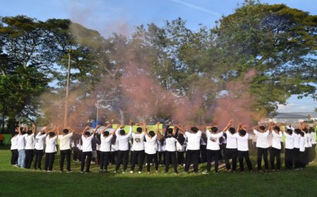 Perpisahan SMK Negeri 1 Tapen Bondowoso Diwarnai Donasi Seragam dan Istighosah