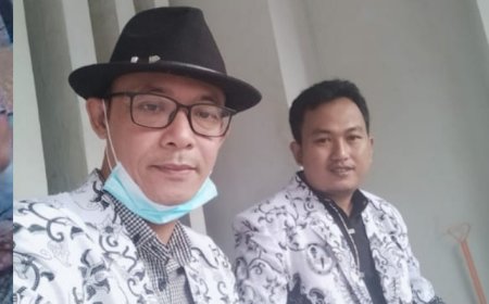 Sekolah Sengaja Jual Bangku dan Seragam, Aktivis: Itu Melanggar