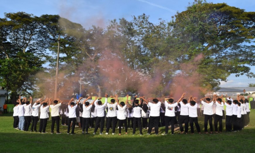 Perpisahan SMK Negeri 1 Tapen Bondowoso Diwarnai Donasi Seragam dan Istighosah