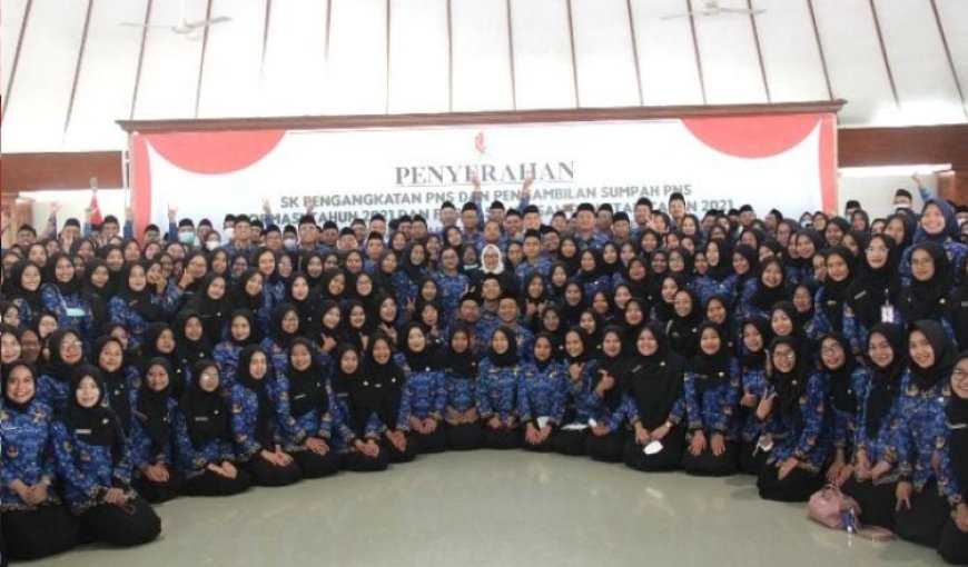 Ambil Sumpah PNS Baru, Bupati Bojonegoro: Bangun Loyalitas dan Intergitas terhadap Negara