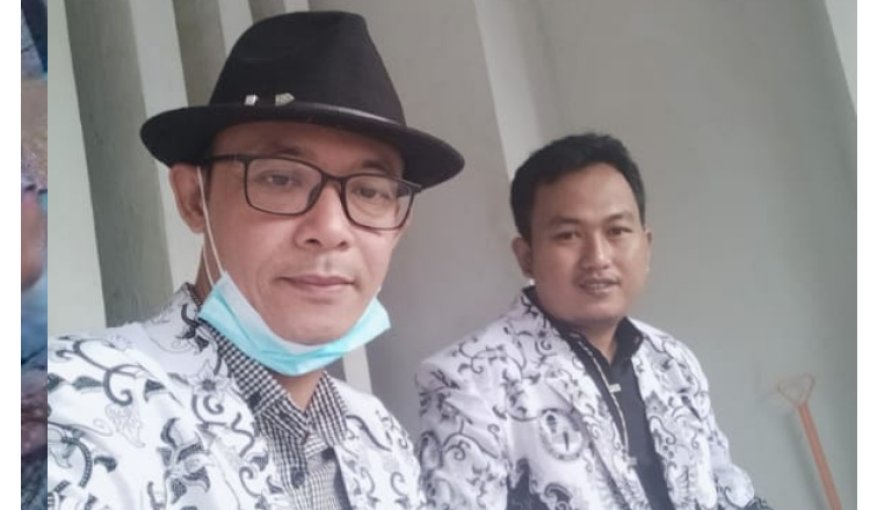 Sekolah Sengaja Jual Bangku dan Seragam, Aktivis: Itu Melanggar