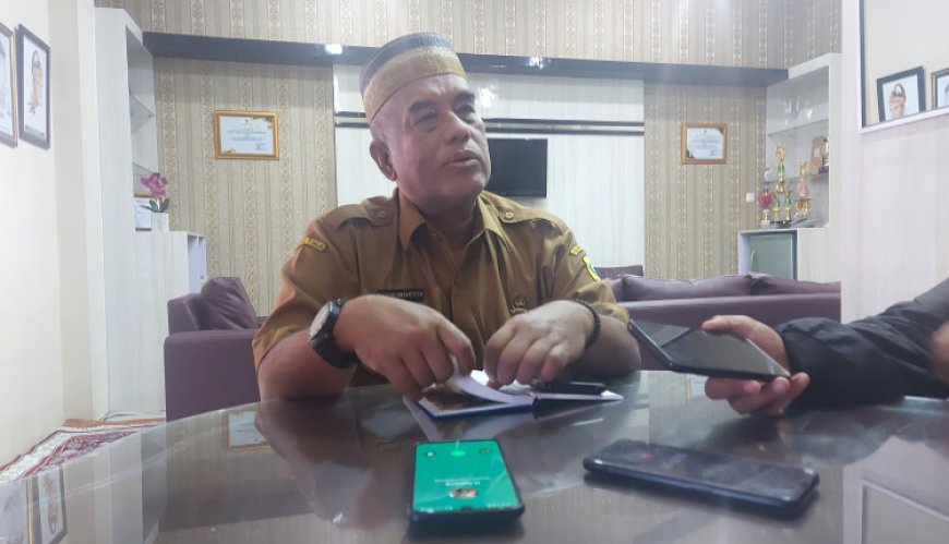 Kepala Disdik Tegaskan Sebagian Besar SMPN di Bondowoso Berikan Seragam Geratis