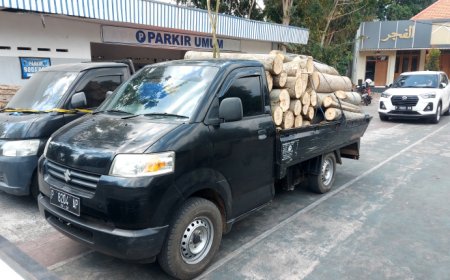 Perhutani Bondowoso Tangkap Terduga Pelaku Ilegal Loging, Diduga Gunakan Mobil Operasional Desa