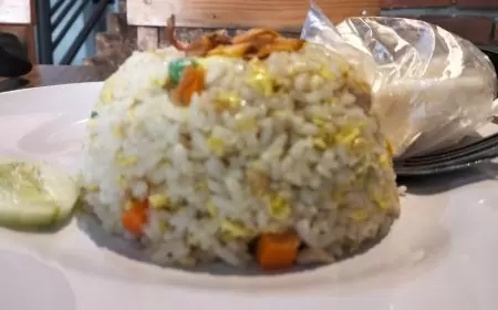 Nasi Goreng Lonyang Kalisat, Harga Murah Rasanya Juga Beda