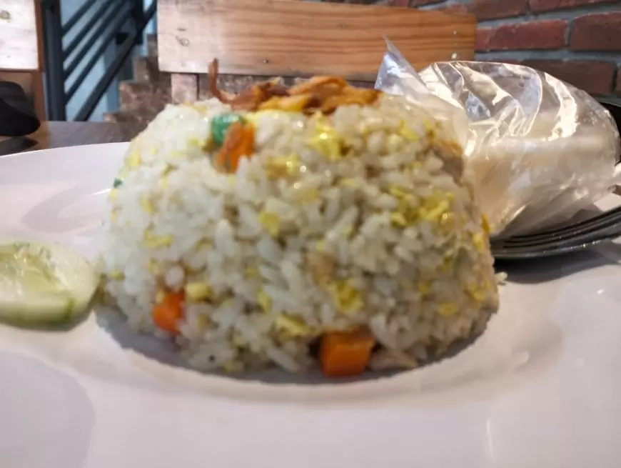 Nasi Goreng Lonyang Kalisat, Harga Murah Rasanya Juga Beda