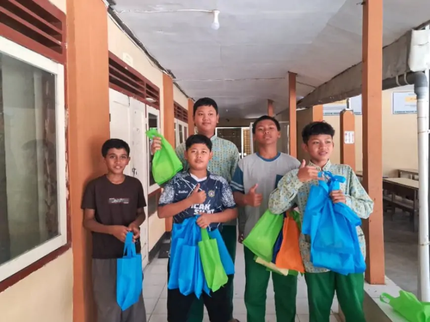 SPPG Kademangan Siapkan Menu Khusus Saat Siswa Jalani Puasa